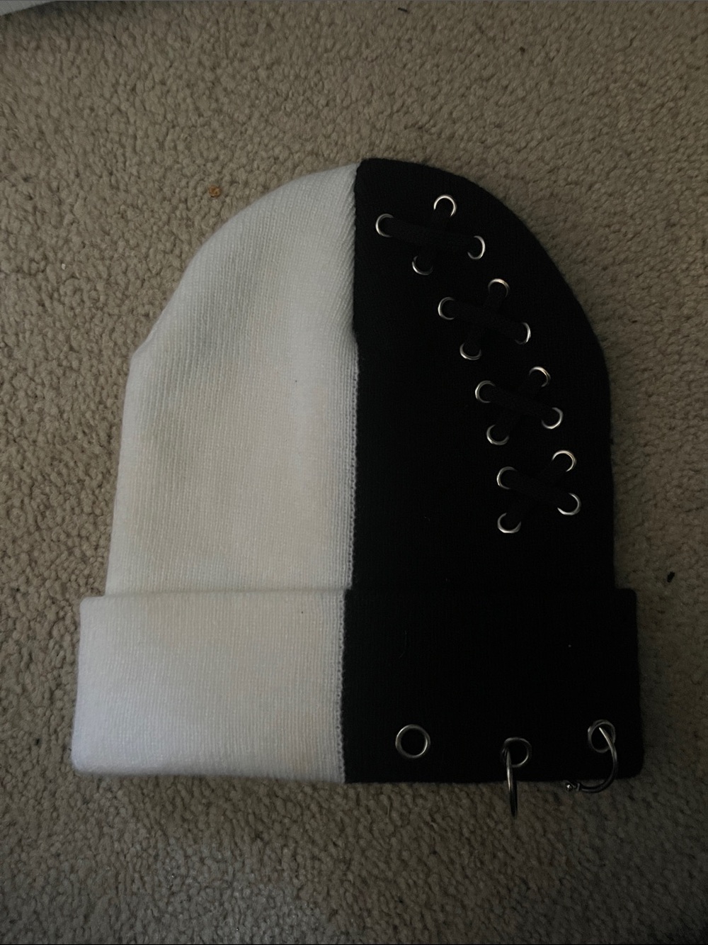 Hot topic split colour hat